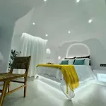 Naxos Cave Apartment *